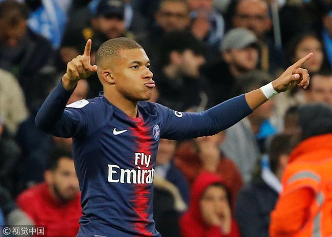 自意甲首秀以来代表同一球队参与超过100球，莱奥是同期第4人（自意甲处子秀至今，莱奥在同一俱乐部参与进球已超100次，排名同期第4）