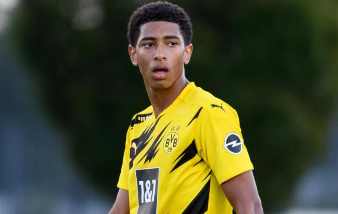 弗兰克：范德芬进球前我心想他要去哪，在场边喊让他快传球