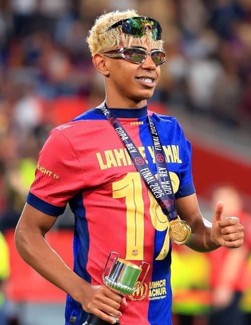 1-0，25岁索博斯洛伊发威：率队小胜亚美尼亚，仅差葡萄牙2分