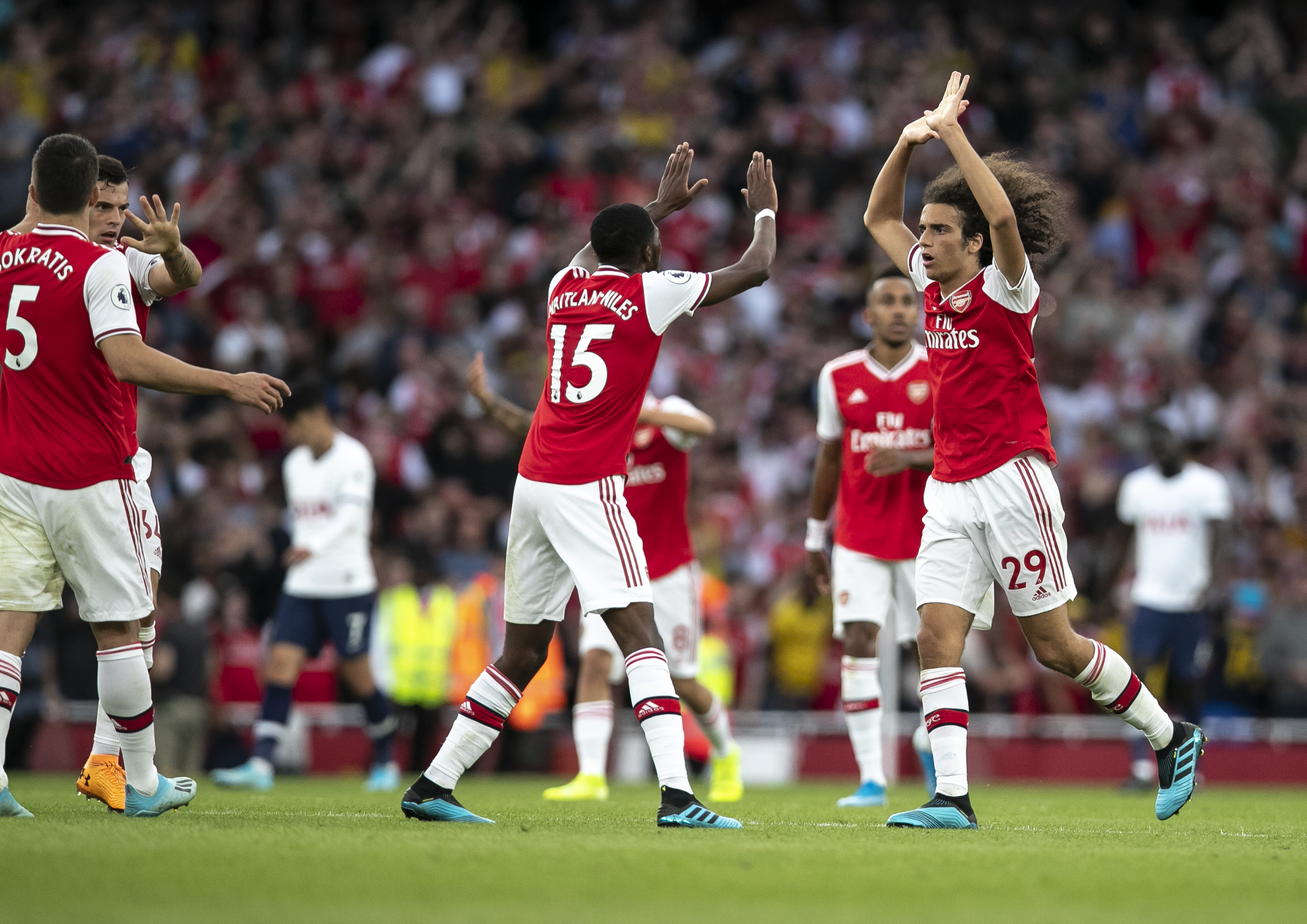 哈登本赛季首次砍下50+，上次单场爆砍50+还在火箭效力