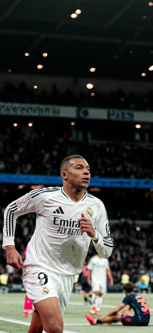 琼斯：萨拉赫已向全队道歉，利物浦上下将团结一致支持他（琼斯称萨拉赫已向队友道歉，利物浦上下将同心支持他）