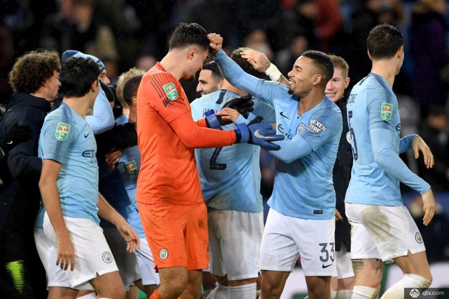 顶着防守也能进，这是神？