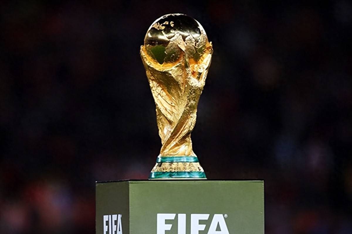 汉斯-弗里克对巴萨室内足球队的惊喜访问