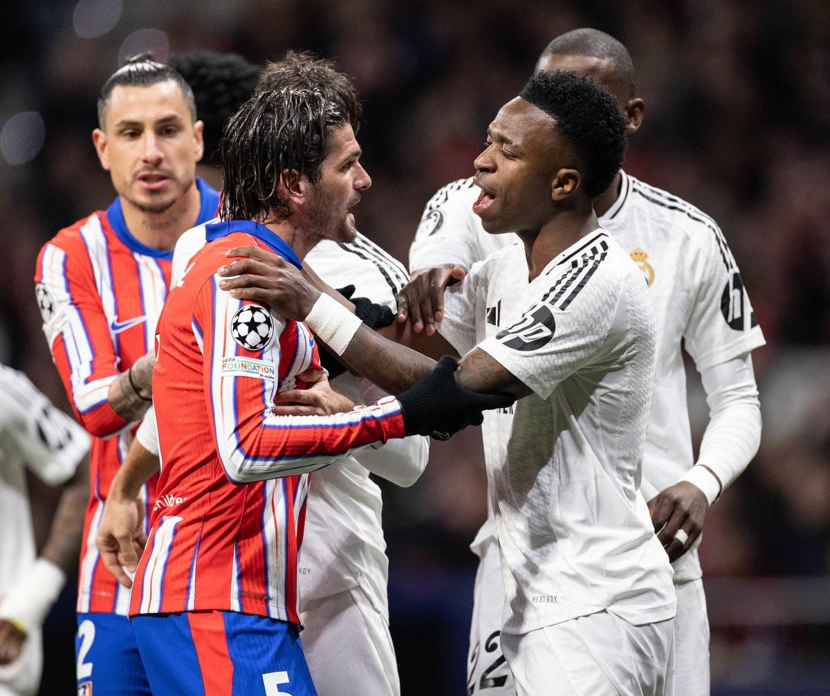 记者：阿莫林对迭戈-莱昂印象深刻，他可能会成为多古的替补