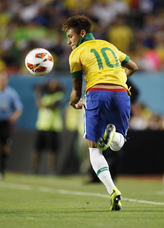 亚足联官方：成都蓉城因在亚冠单场5人染黄被罚款2500美元