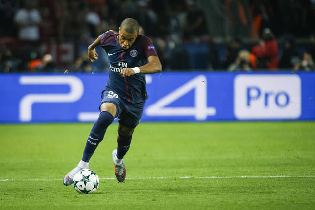 7000万先生1年没踢球😢24岁穆德里克社媒晒斯坦福桥照：圣诞快乐（24岁穆德里克一年未出场，社媒晒斯坦福桥照送祝福：圣诞快乐）