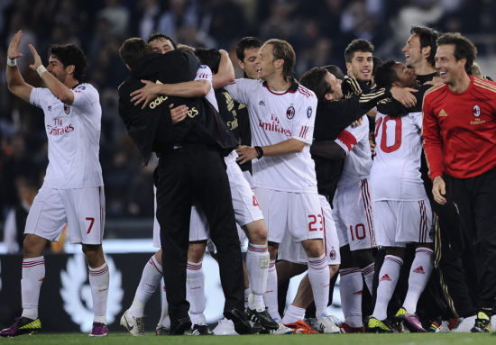 基德：只要安东尼·戴维斯穿上球衣出场，我们就有机会赢球