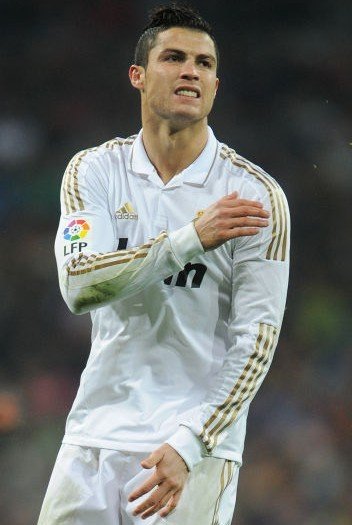 英超半场：穆里略破门，热苏斯进球被吹，森林1-0利物浦（英超半场战报：穆里略建功，热苏斯进球被判无效，森林暂时1-0领先利物浦）