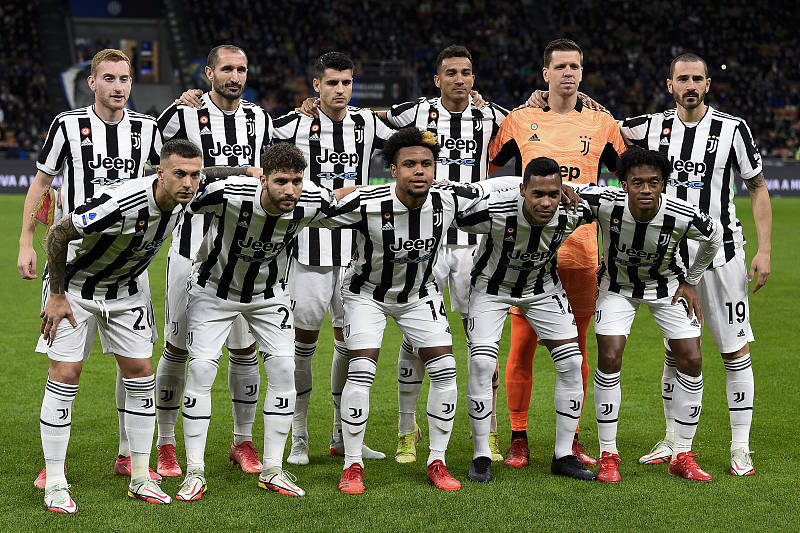 足球中超升班马爆冷击败卫冕冠军，全网热议